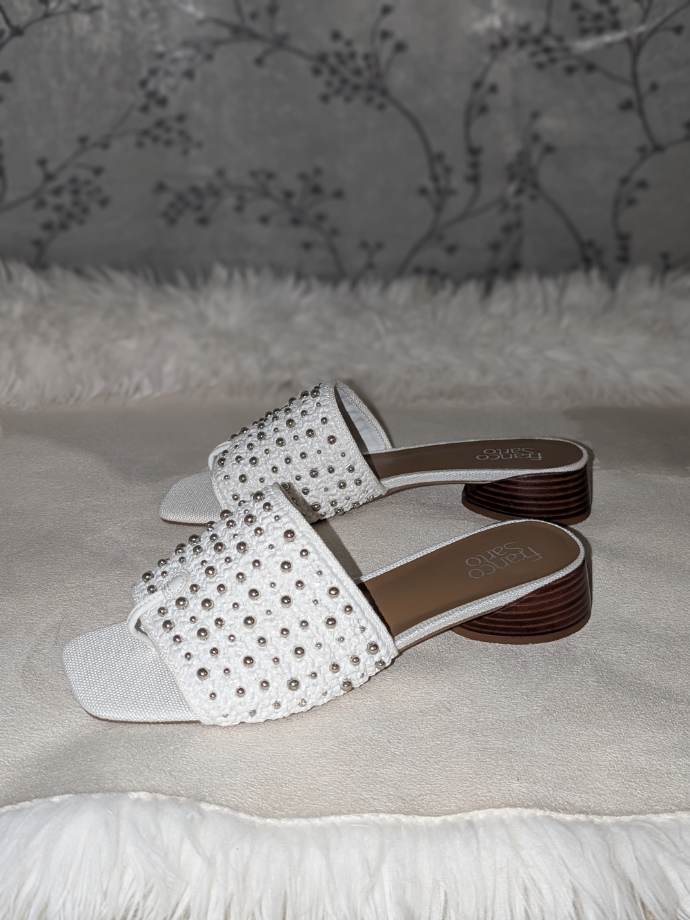 Franco Sarto Loran White Studded Raffia Hidden Thong Block Heel Sandals Size 10W